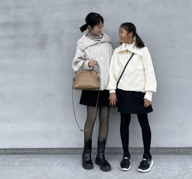ハーフジップニット　コーデ　ショートパンツ