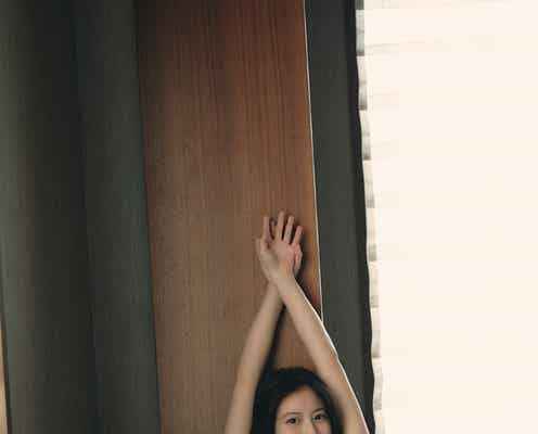 今田美桜、愛され美肌で魅了 高級ホテルで優雅な佇まい