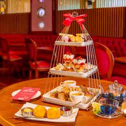 アンブリッジ教授のアフタヌーンティー6,500円/人(税込)/提供画像