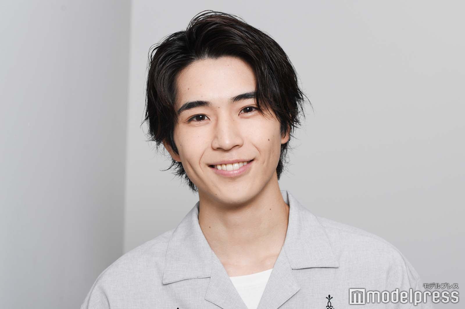 中沢元紀＆小林虎之介、2日かけた告白シーン裏話「壁にぶち