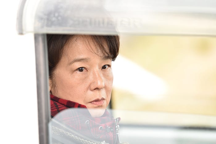 田中裕子/「anone」第1話より(C)日本テレビ