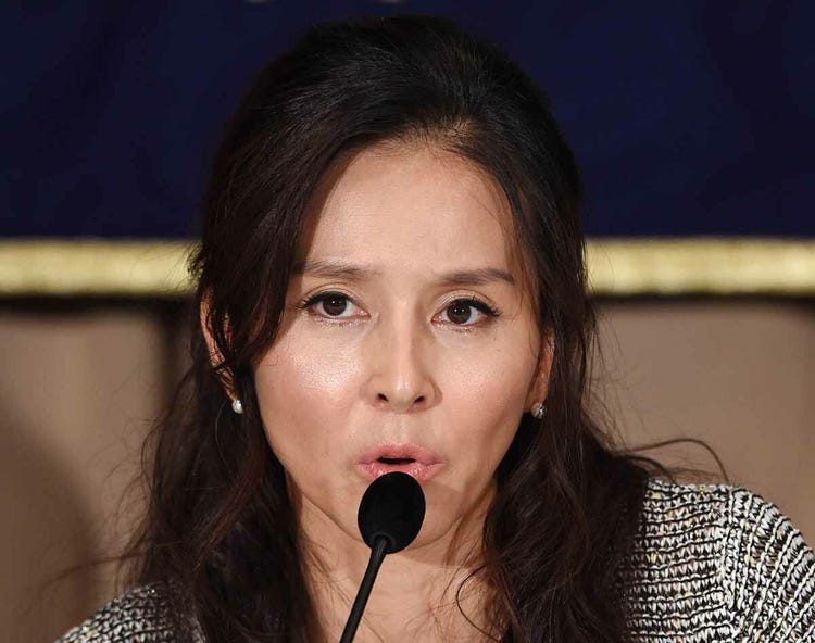 杉本彩 同じ飛行機に乗り合わせたファンからとんでもない物を渡されていた 松本人志 結局 奴隷にしてますよね モデルプレス 杉本彩 同じ飛行機に乗り合わせたファンからとんでもない物を渡されていた 松本人志 結局 奴隷にしてますよね モデルプレス