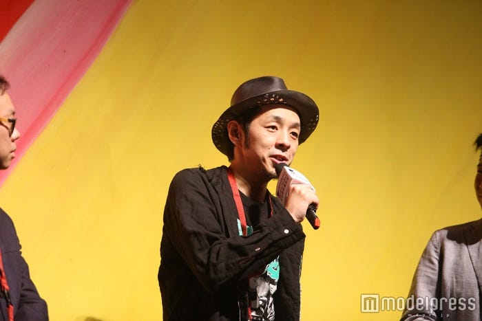 宮藤官九郎監督(中央)/(C)2016 Asmik Ace, Inc. / TOHO CO., LTD. / J Storm Inc. / PARCO CO., LTD. / AMUSE INC. / Otonakeikaku Inc. / KDDI CORPORATION / GYAO Corporation