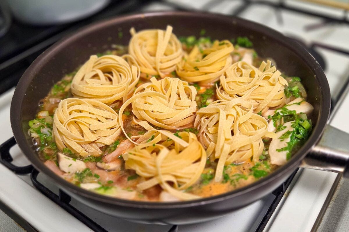 業務スーパー・ネストパスタ（タリアテッレ）