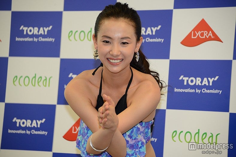 特技のヨガポーズ／海老沼さくら