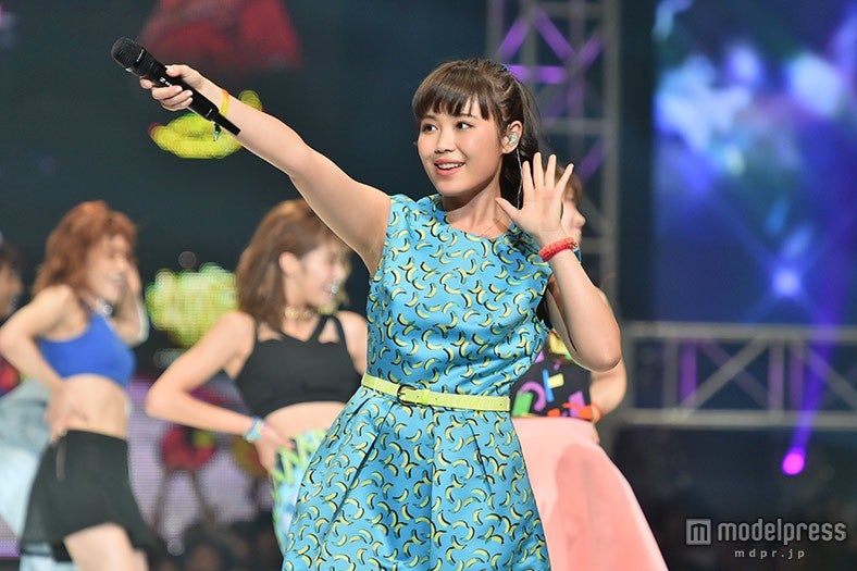 E-girls／鷲尾伶菜