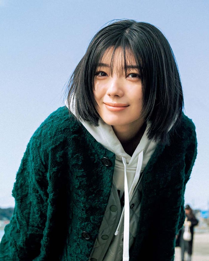 櫻坂46藤吉夏鈴、自然体な笑顔にキュン ナチュラルな美貌煌めく