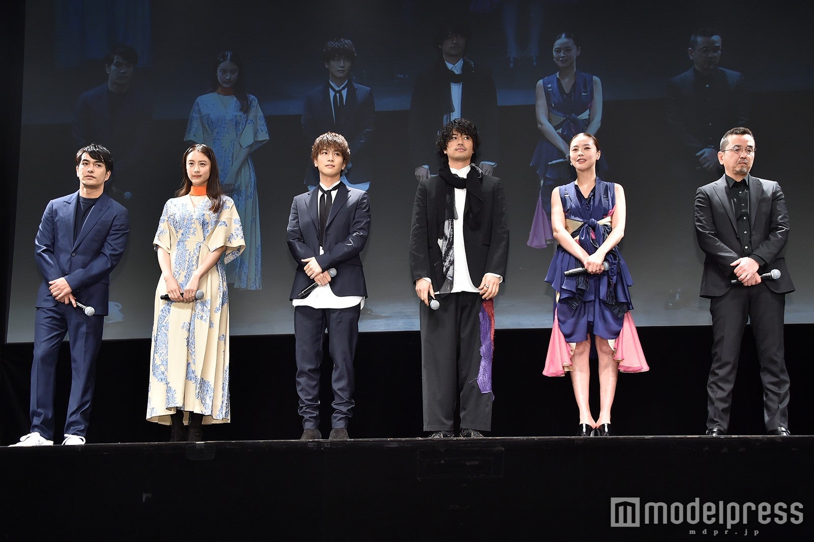 （左から）北村一輝、山本美月、岩田剛典、斎藤工、浅見れいな、瀧本智行監督 （C）モデルプレス