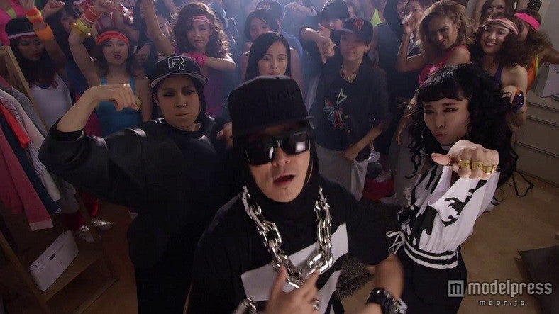 AI、加藤ミリヤ、VERBALが踊る　E-girlsメンバーも登場