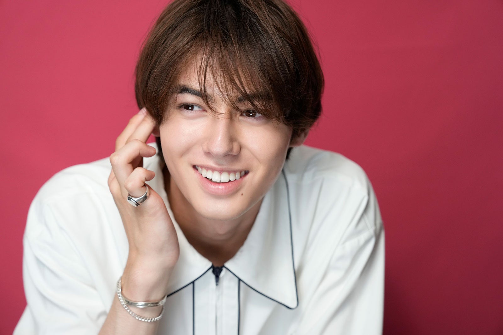 Z世代から人気誇るイケメン・翔、完全撮り下ろしカレンダー決定  未収録カット・アザーカットも公開＜モデルプレス独占コメント＞