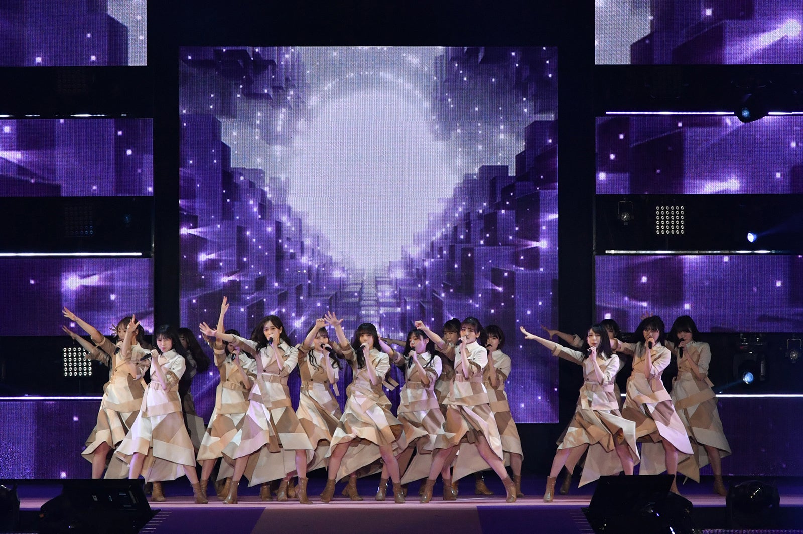 日向坂46（C）Rakuten GirlsAward 2022 SPRING／SUMMER