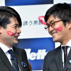 平成ノブシコブシ・吉村崇(左)、徳井健太(右)