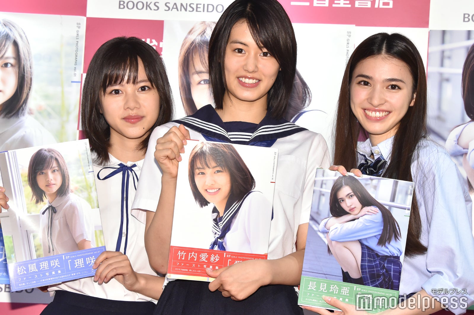 （左から）松風理咲、竹内愛紗、長見玲亜（C）モデルプレス