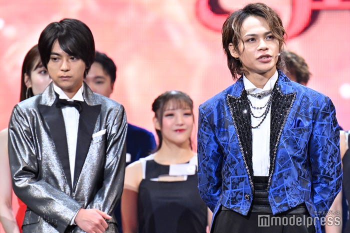 佐藤勝利、上田竜也(C)モデルプレス