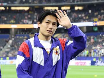 日本代表・上田綺世の美人妻「夫とはしばらく離れ離れ」 W杯帰国後に4月誕生娘のお食い初め済ませる「行事は一緒にしたい」