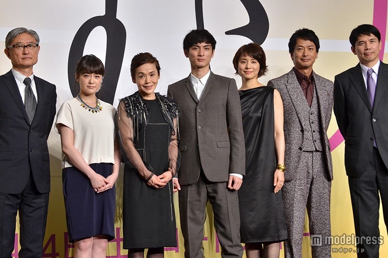 【左から】堤幸彦監督、貫地谷しほり、大竹しのぶ、高良健吾、石田ゆり子、椎名桔平、天童荒太（原作者）