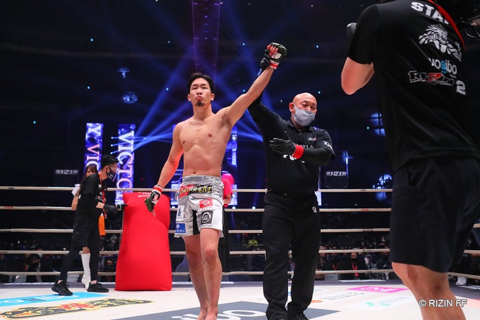 Rizin26 朝倉未来 痛烈ハイキックで勝利 敗北から40日で華麗なる復活 モデルプレス Rizin26 朝倉未来 痛烈ハイキックで勝利 敗北から40日で華麗なる復活 モデルプレス