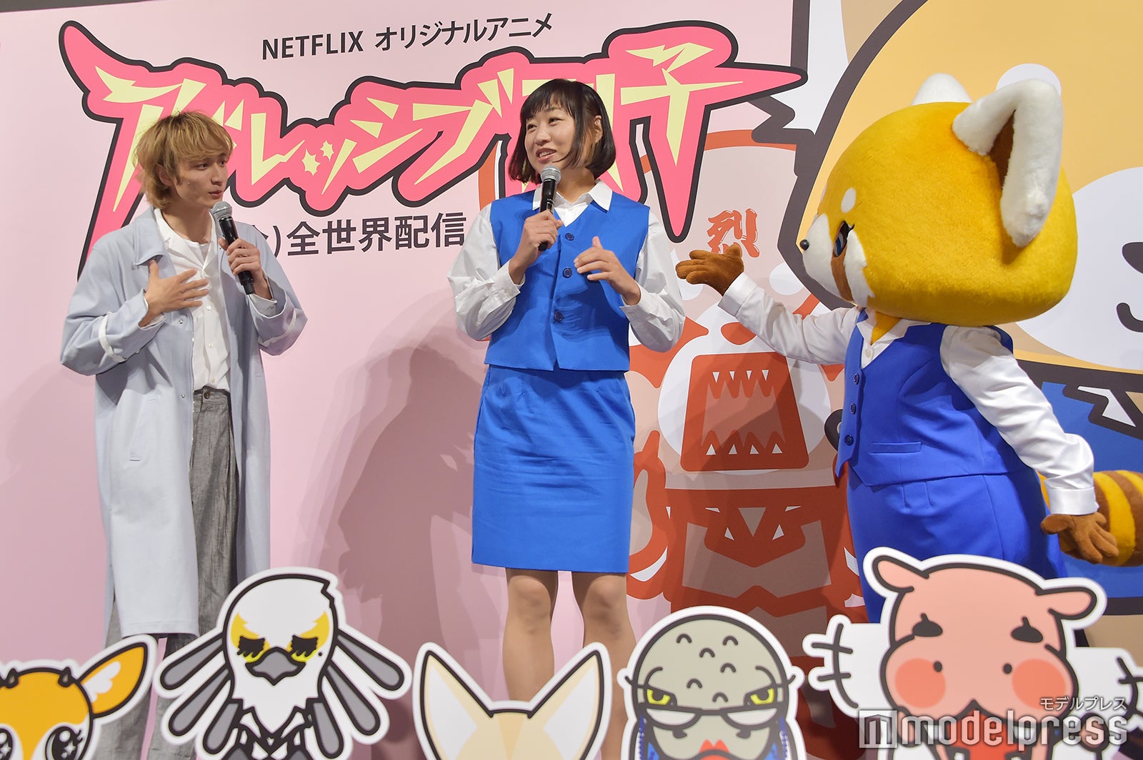 小関「僕とも握手して？」 （C）モデルプレス