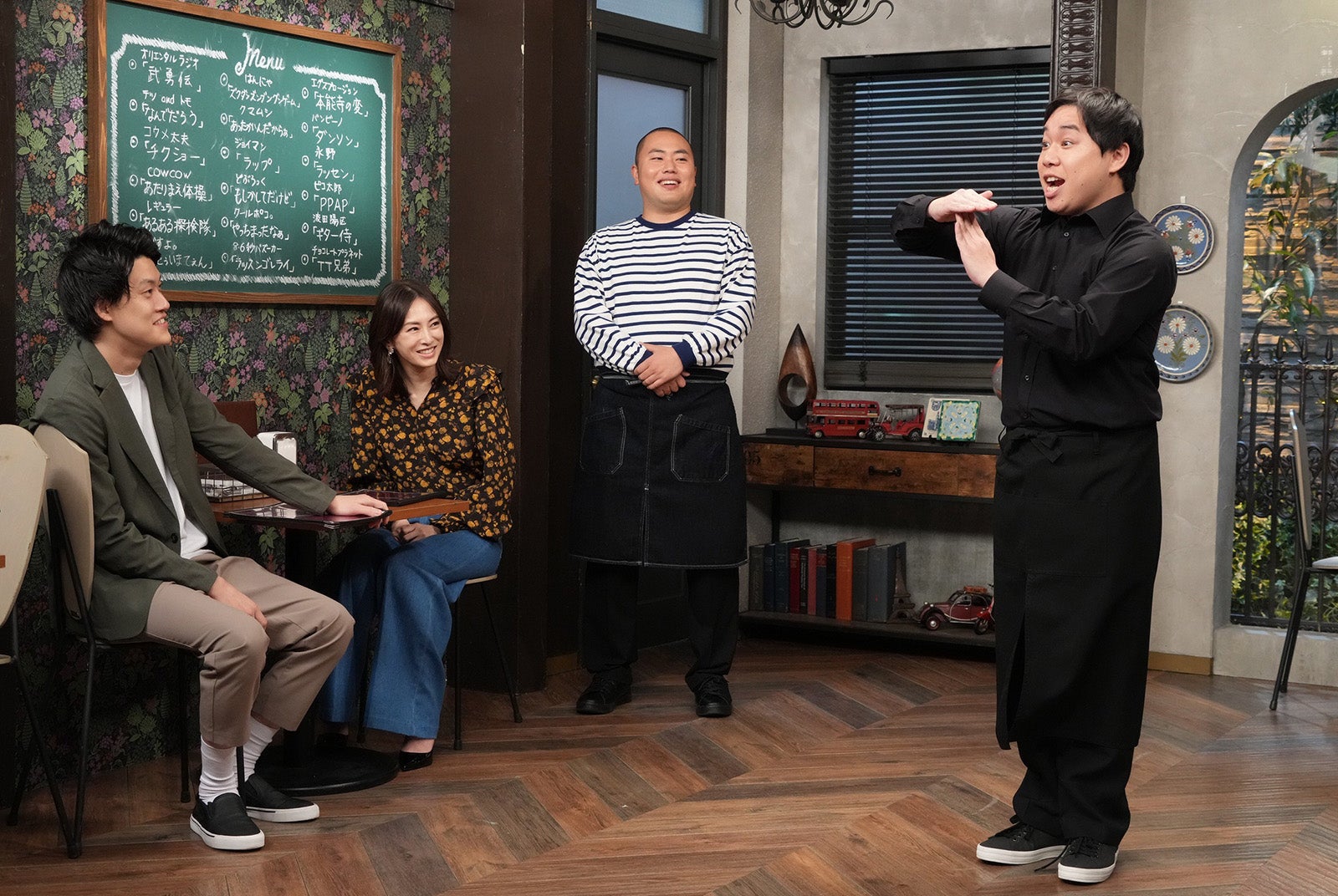 （左から）粗品、北川景子、岡部大、せいや （C）フジテレビ