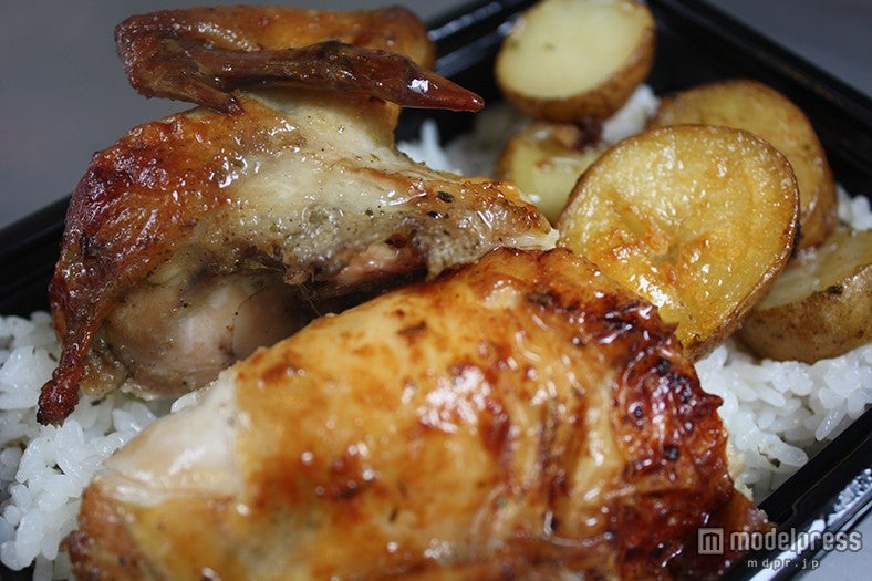 クリスマスサンタローストチキン／画像提供：太陽のマルシェ実行委員会