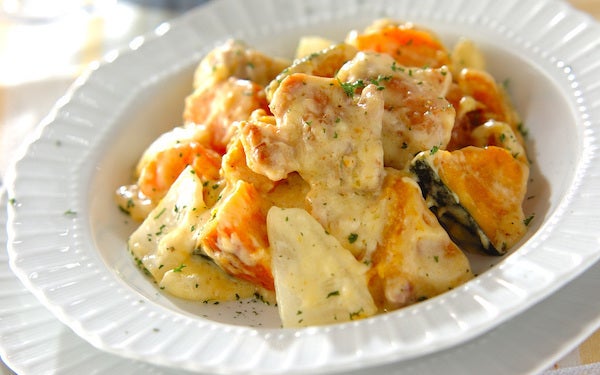 単なのに豪華に見える！　鶏肉のコーンクリーム炒め煮