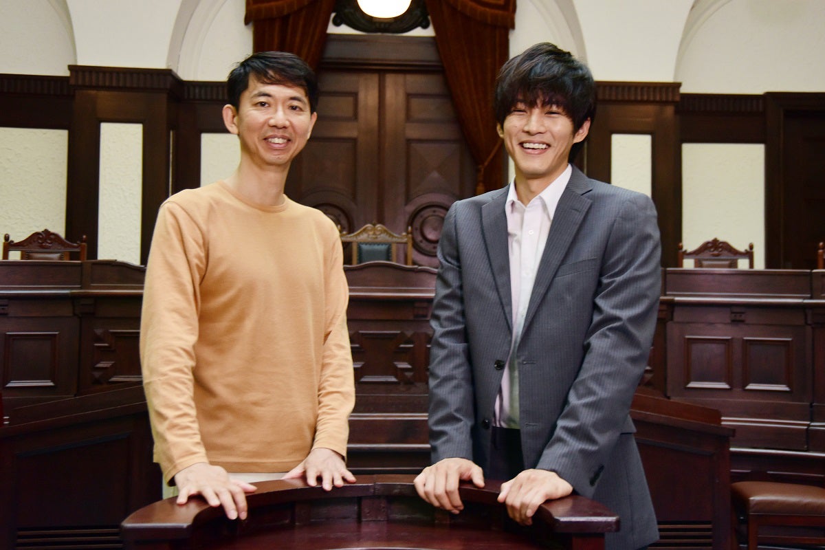 貫井徳郎氏、松坂桃李（C）テレビ朝日