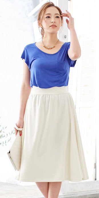 ミモレ丈ポンチフレアスカート「Pierrot」1,782円（税込）／画像提供：Pierrot