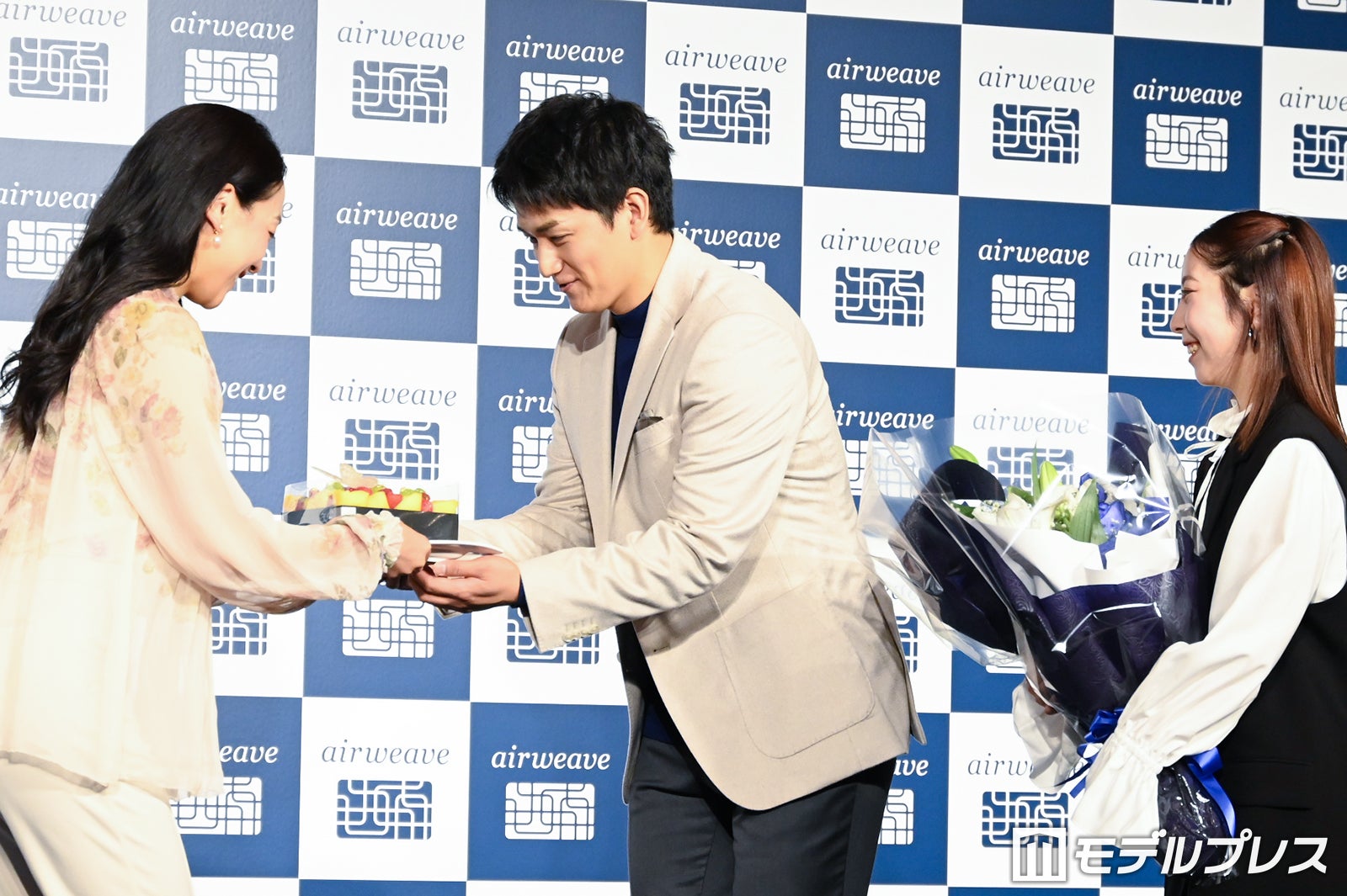 浅田真央、木原龍一、三浦璃来（C）モデルプレス