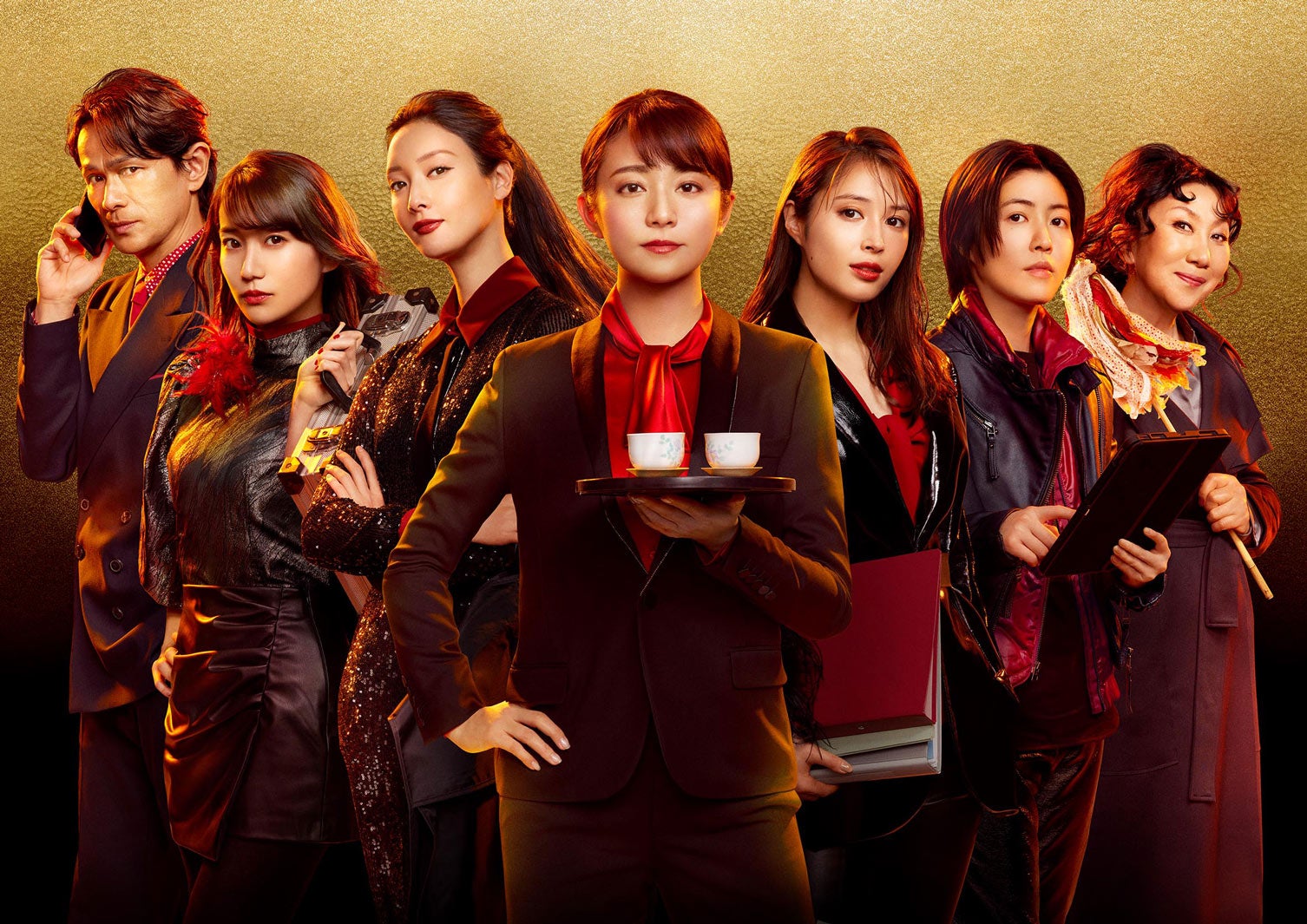 （左から）江口洋介、大島優子、菜々緒、木村文乃、広瀬アリス、シム・ウンギョン、室井滋（C）2022「七人の秘書 THE MOVIE」製作委員会