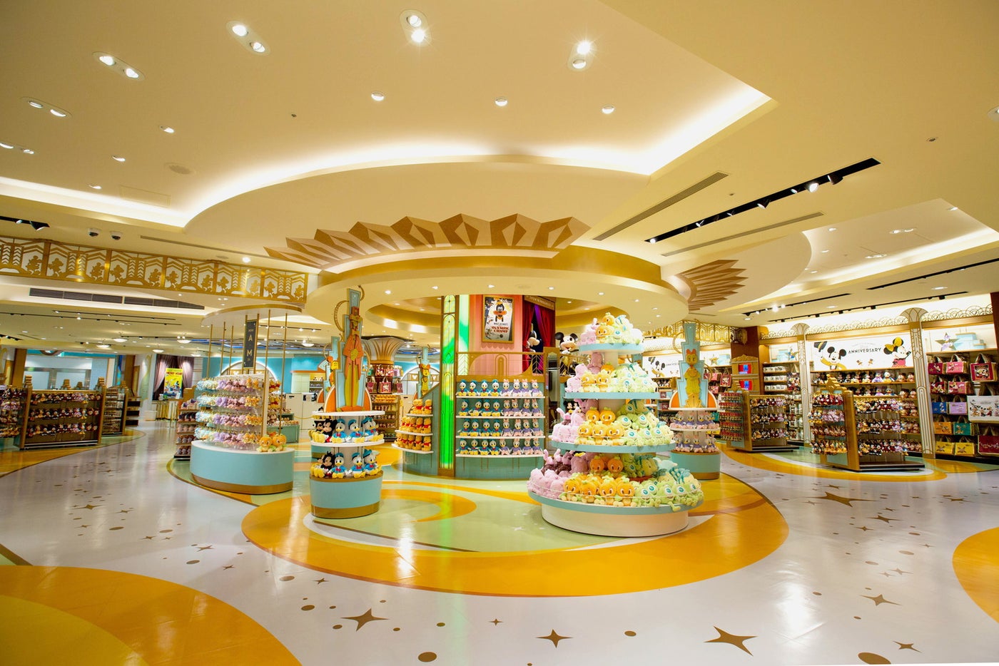 ディズニーストア 東京ディズニーリゾート店（C） Disney （C）Disney. Based on the “Winnie the Pooh” works by A.A. Milne and E.H. Shepard.