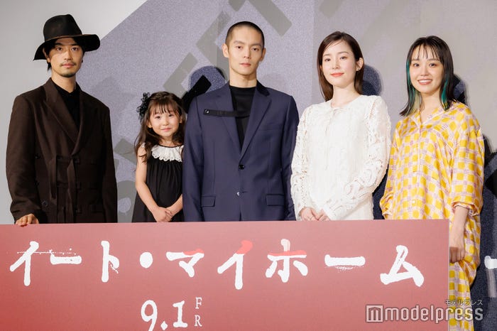 (左から)齊藤工監督、磯村アメリ、窪田正孝、蓮佛美沙子、奈緒(C)モデルプレス