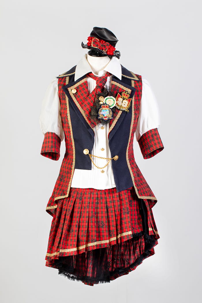 AKB48「言い訳Maybe」篠田麻里子着用衣装(提供写真)