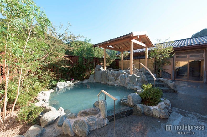 高尾山の新名所、癒やしの日帰り温泉が誕生
