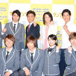 (後列左から)戸谷公人、武田航平、中尾明慶、彩吹真央、滝口幸広、増田哲治(前列左から)池岡亮介、聖也、佐香智久、森田涼花、安川純平