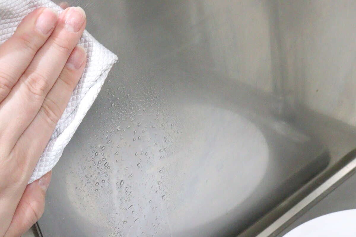 セリアの鏡・シンク仕上げのクロスの使用例