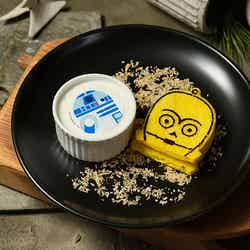 <R2-D2&C-3PO>フルーツヨーグルト&ブレッド税込1,790円(C)& TM Lucasfilm Ltd.