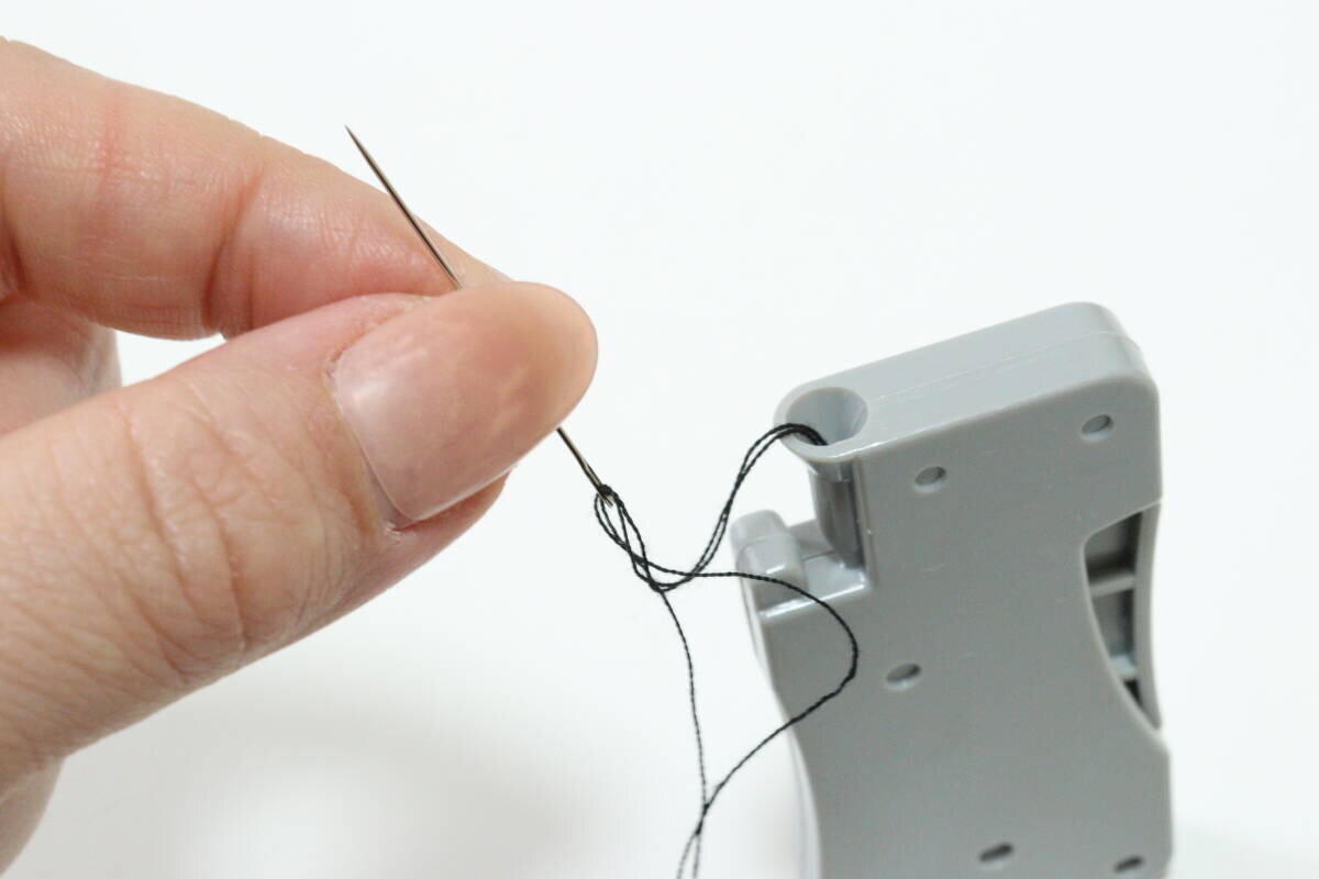 ワンタッチ糸通し 糸を通す ワンタッチ糸通し 糸を通す