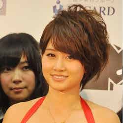 「美人・オブ・ザ・イヤー2011」に選出されたAKB48前田敦子