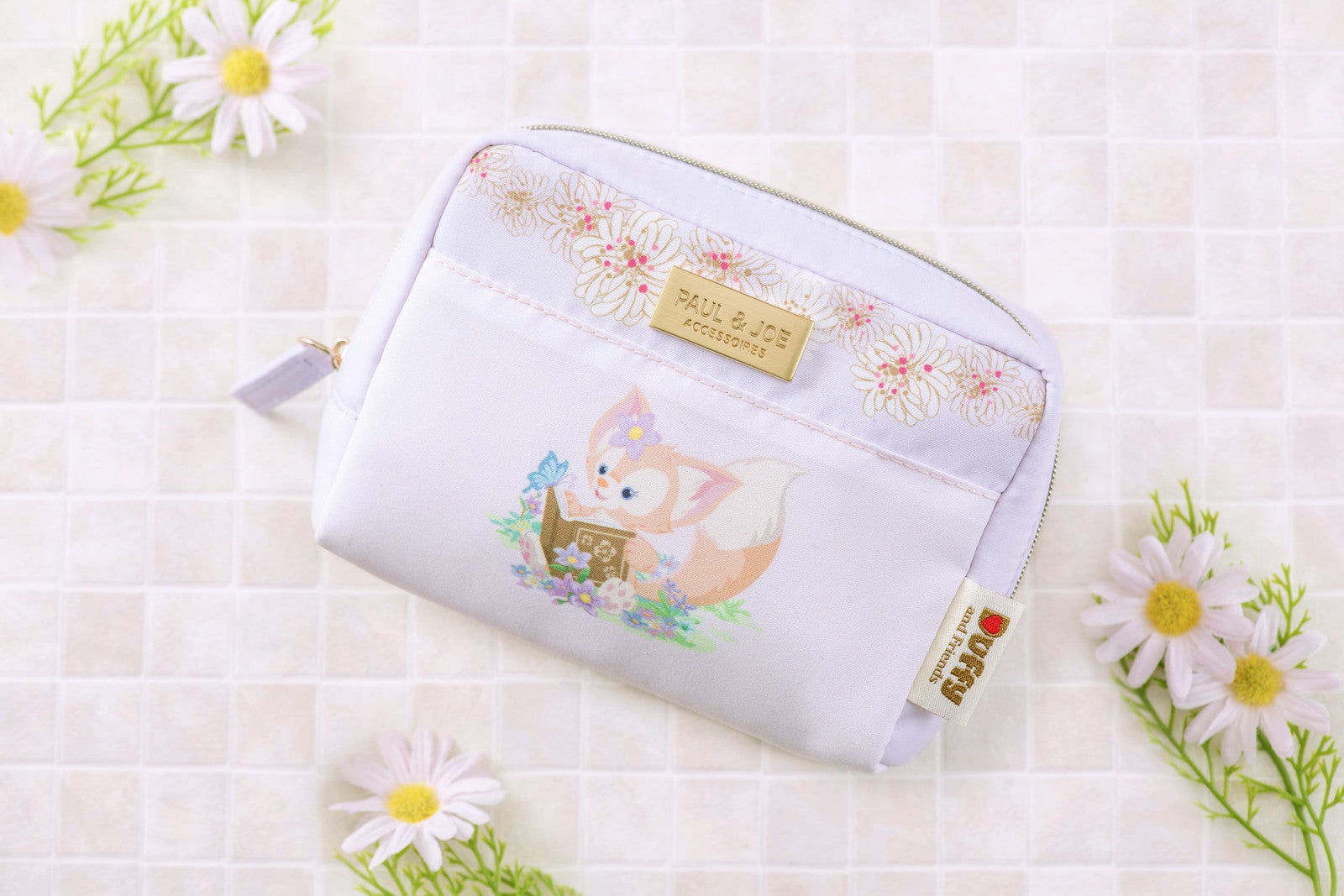 ポーチ〈PAUL & JOE〉4,400円（C）Disney