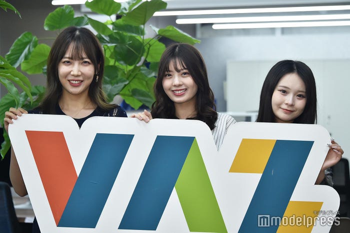 (左から)サラ、星乃夢奈、さくら(C)モデルプレス