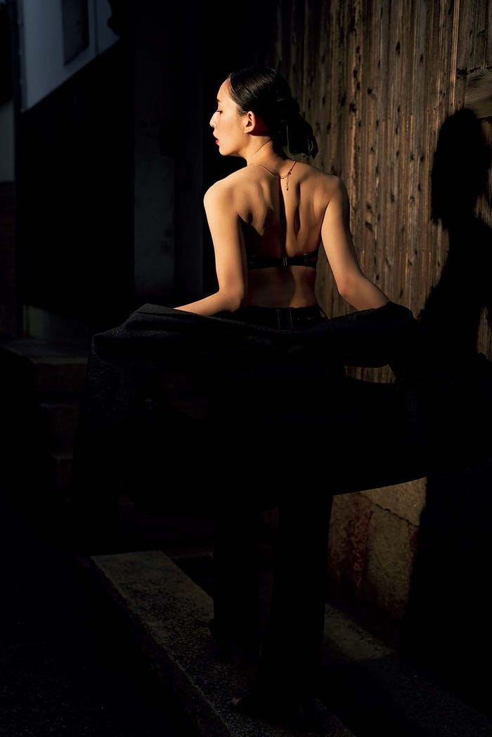 浅川梨奈写真集「GR∞WTH」 撮影/細野晋司