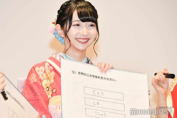 調味料を書いてしまった谷崎早耶 (C)モデルプレス