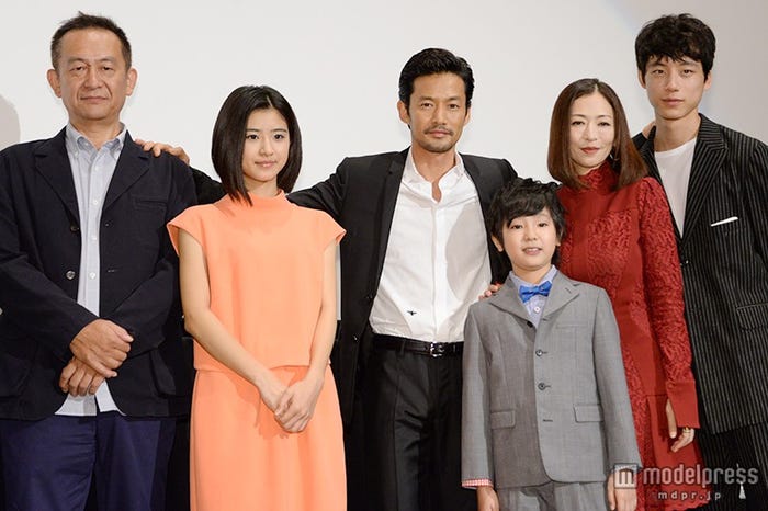 (左から)蝶野博監督、黒島結菜、竹野内豊、池田優斗、松雪泰子、坂口健太郎