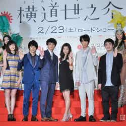 「横道世之介」上映イベント(左から:伊藤歩、池松壮亮、高良健吾、吉高由里子、綾野剛、沖田修一監督)