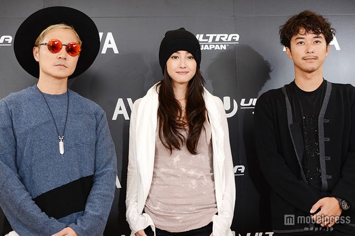 (左から)VERBAL、沢尻エリカ、小橋賢児