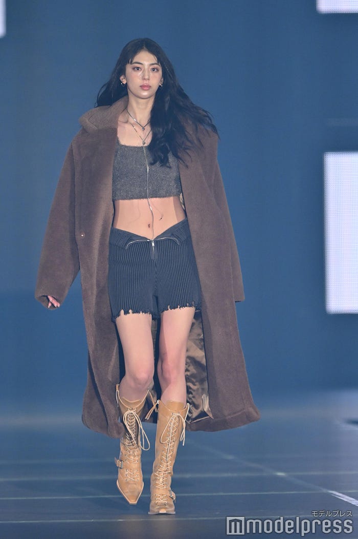 しゅう(C)モデルプレス