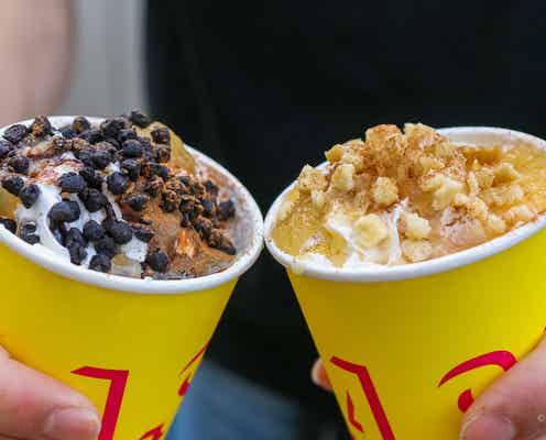 フラッシュコーヒー、ダーク&ホワイトの「アップルパイ ラテ」2杯セットのペアメニューも