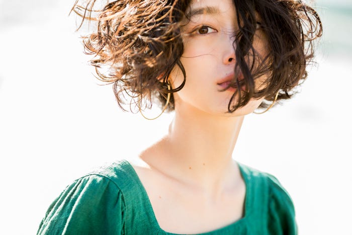 吉倉あおい「mina」4月号より/寺田茉布(LOVABLE)画像提供:所属事務所