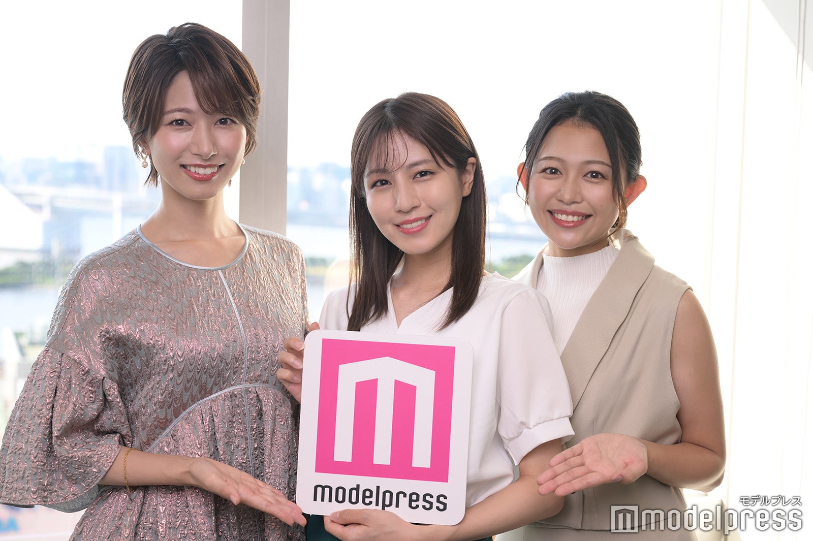 海老原優香アナ、堤礼実アナ、松崎涼佳アナ（C）モデルプレス