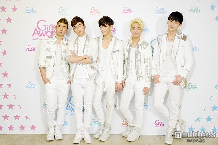 NU’EST(左から)ベクホ、アロン、レン、JR、ミンヒョン